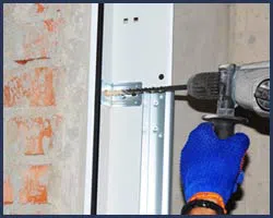 Neighborhood Garage Door Trenton, NJ 609-474-4850 - side-door-repair-t-22-gr-23m